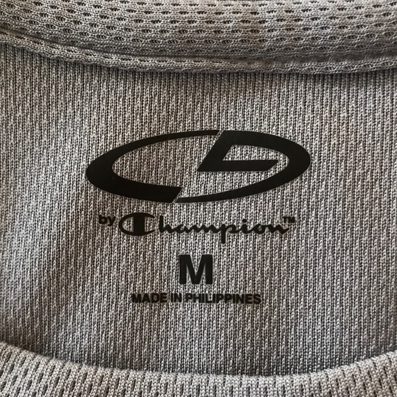 NWOT Champion Athletic T-shirt SIZE M - Picture 2 of 3